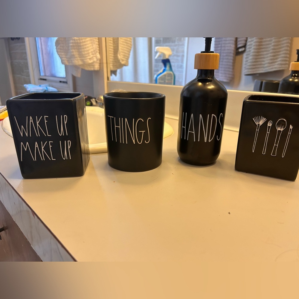 Rae Dunn Bathroom set